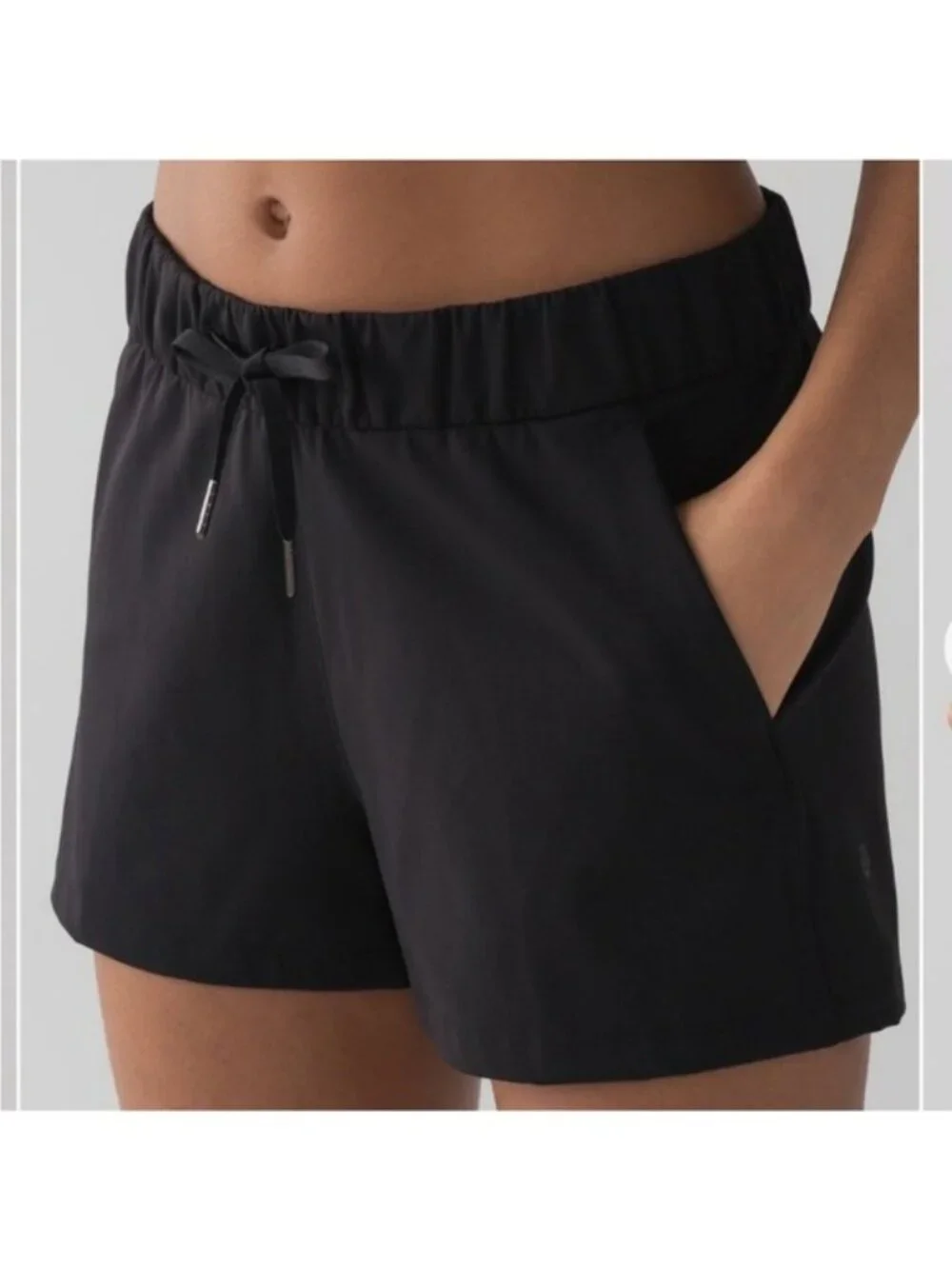 Lululemon On The Fly 2.5” Athletic Shorts Black Womens Size 8